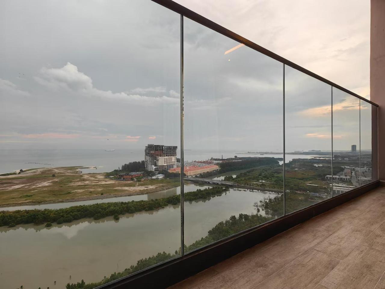 Imperio Residence Melaka Esterno foto